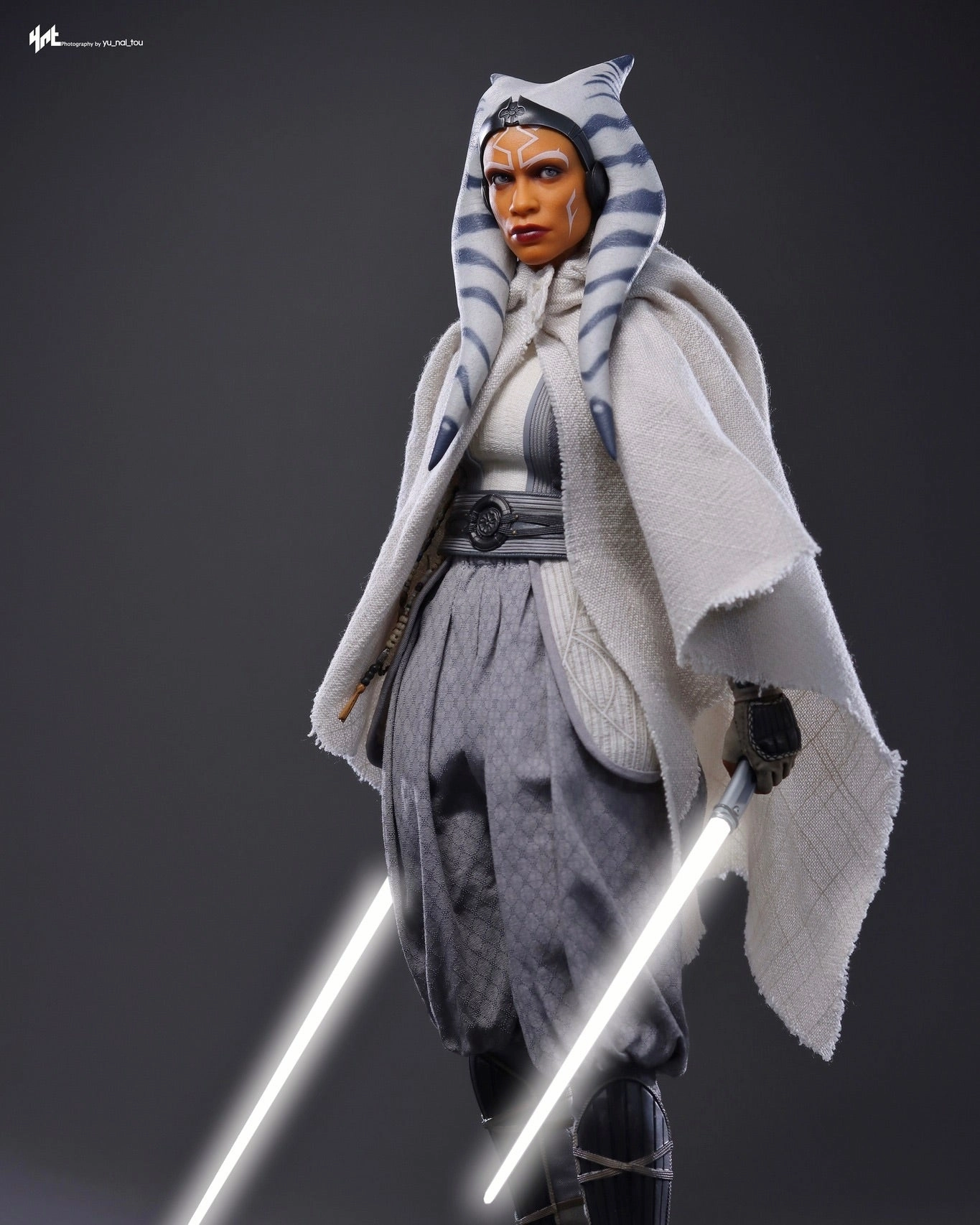 Hot Toys Star Wars TMS118 Ahsoka Ahsoka Tano 1/6th Scale Collectible Figure Miniature Creation