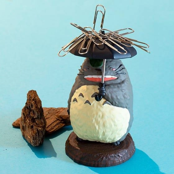 My Neighbour Totoro: Totoro Holding Umbrella Paper Clip Holder Influencer Pick