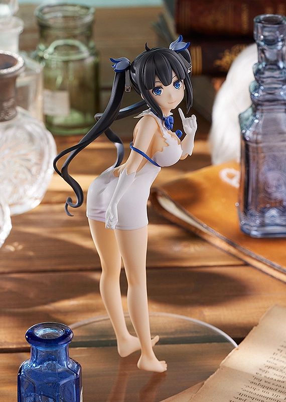 Limited Item Staff Pick Is It Wrong to Try to Pick Up Girls in a Dungeon: Hestia POP UP PARADE Figurine