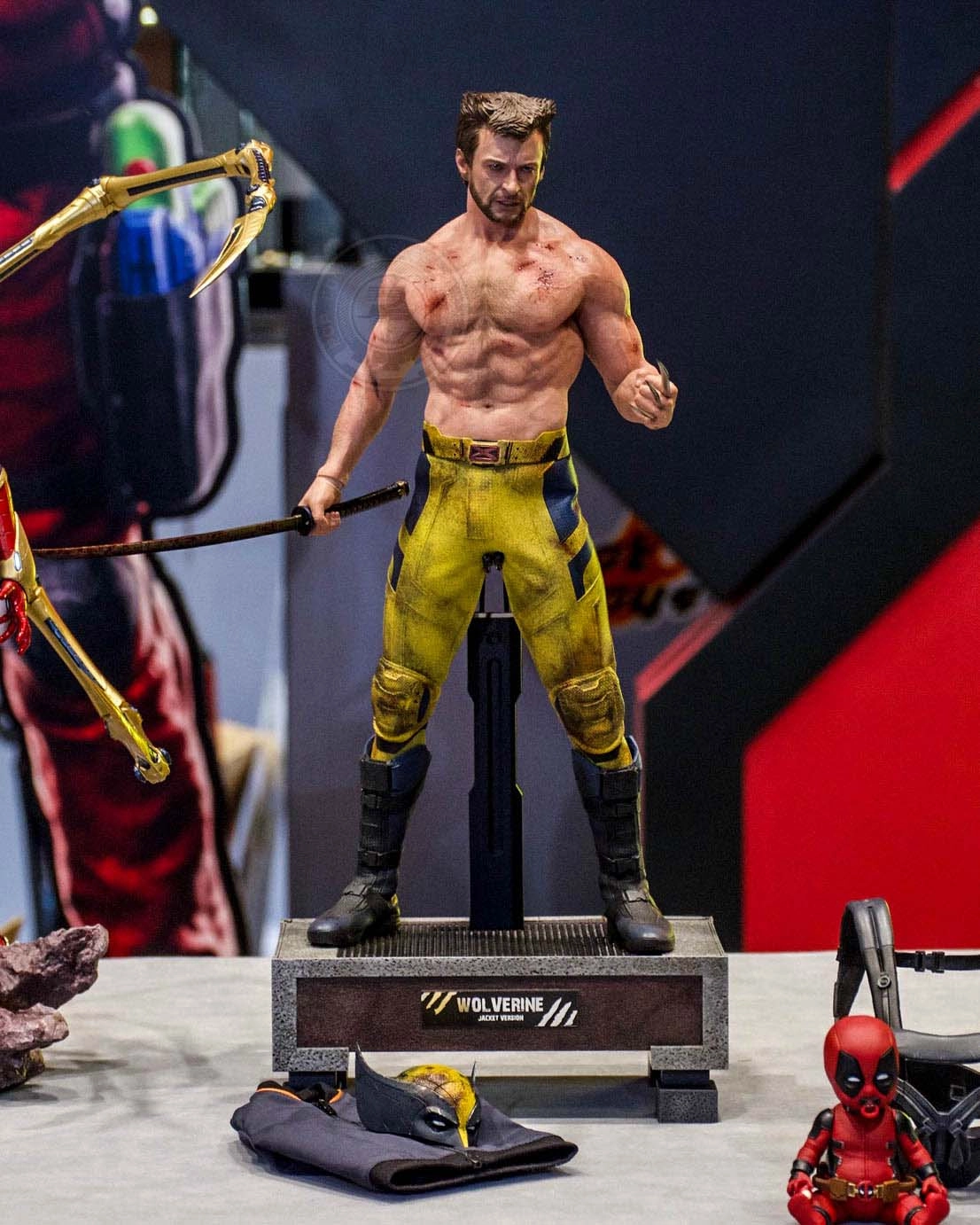 Preorder! Hot Toys MMS756 Marvel Deadpool and Wolverine Wolverine (Jacket Version) 1/6 Scale Collectible Figure Mountain Animal