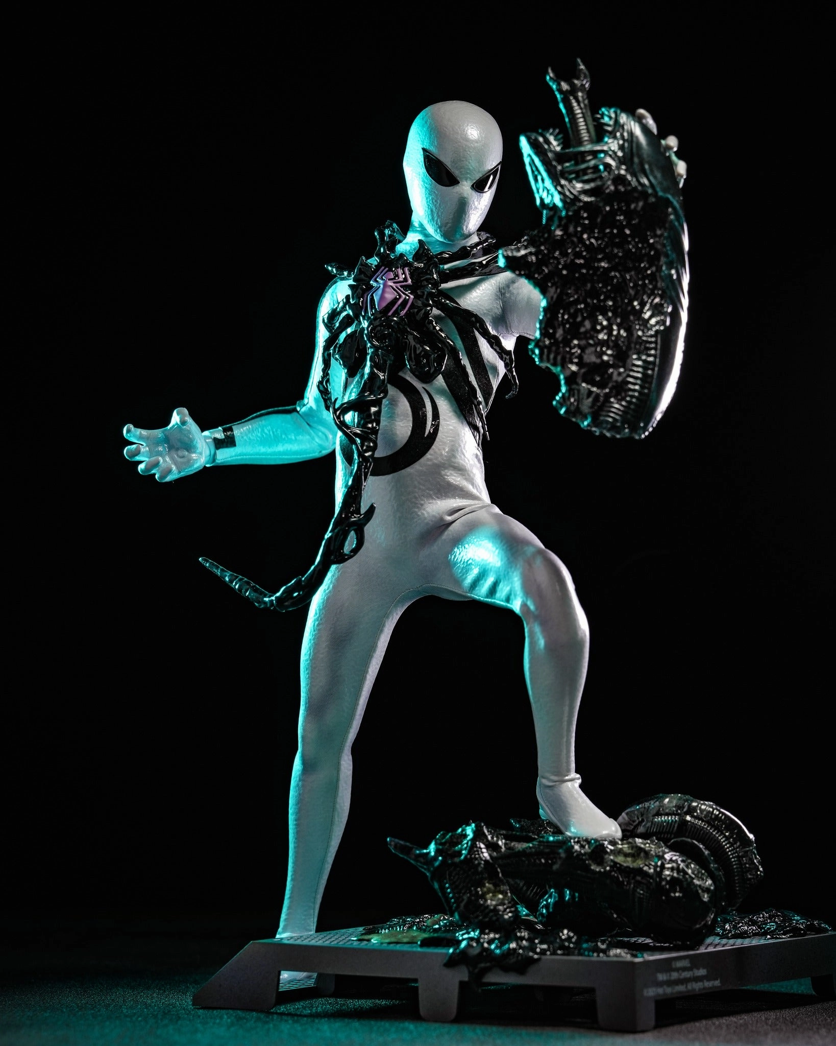 Craft Project Hot Toys CMS027 Aliens Vs. Avengers 1/6th scale Miles Morales (Aliens Vs. Avengers Suit) Collectible Figure [Hot Toys Exclusive]