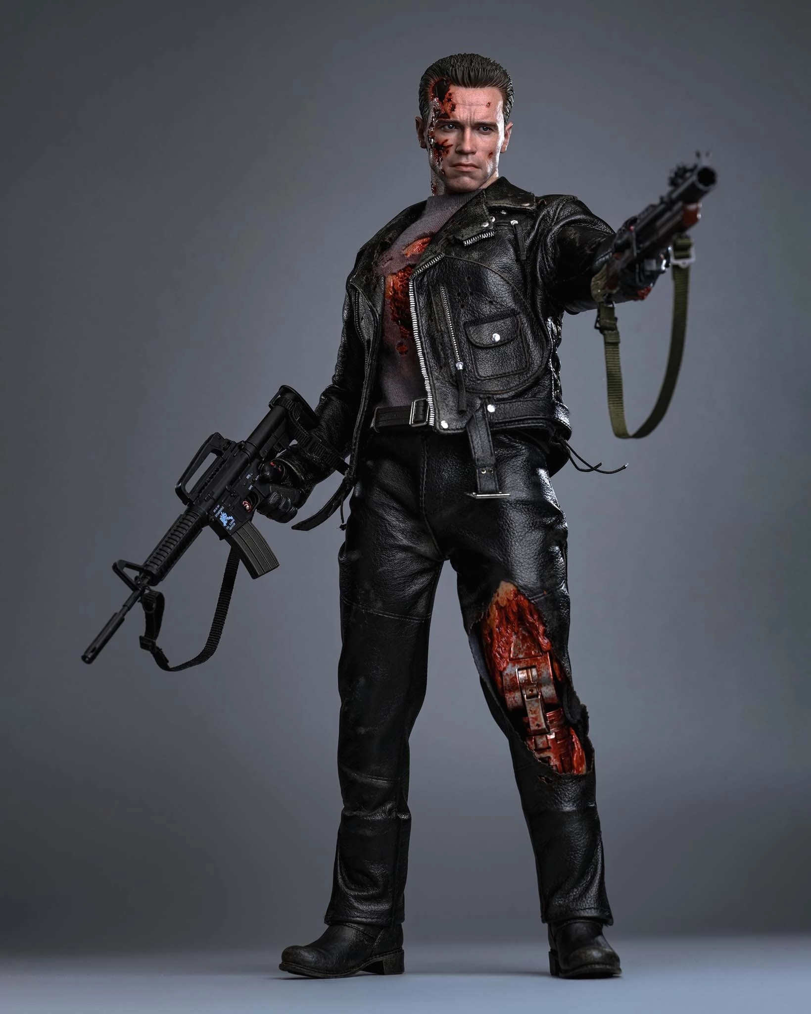 Hot Toys DX46 Terminator 2: Judgment Day 1/6th scale T-800 (Battle Damaged Version 2.0) Collectible Figure Emerging Brand