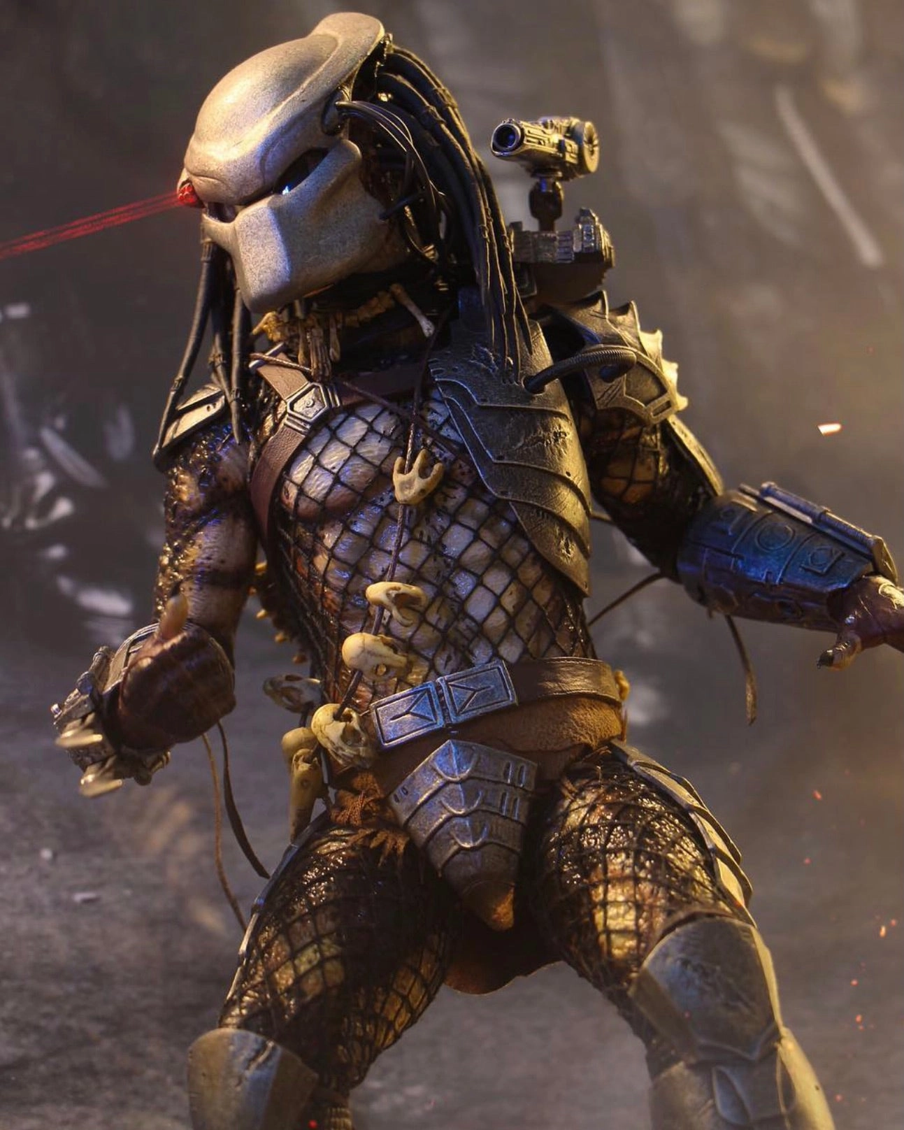 Hot toys MMS162 Predator Classic Predator Special Edition Podcast Studio