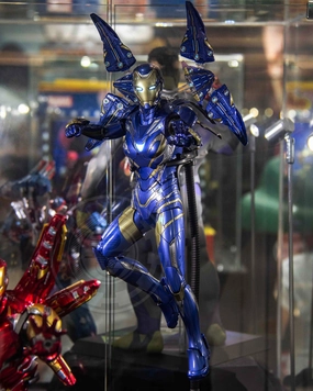 Hot toys MMS538D32 Avengers Endgame Mark49 Rescue Armour Realistic Art Desktop Decor