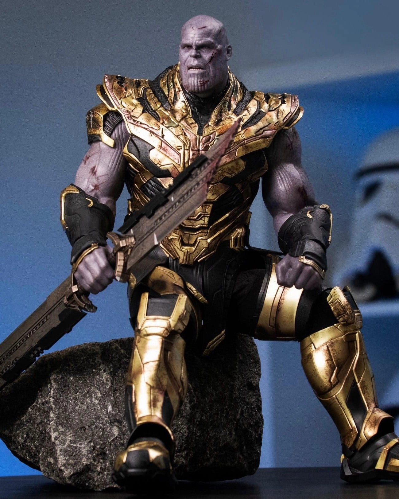 Hot toys MMS564 Avengers Endgame Thanos (Battle Damaged Version) Designer Statue Designer Piece