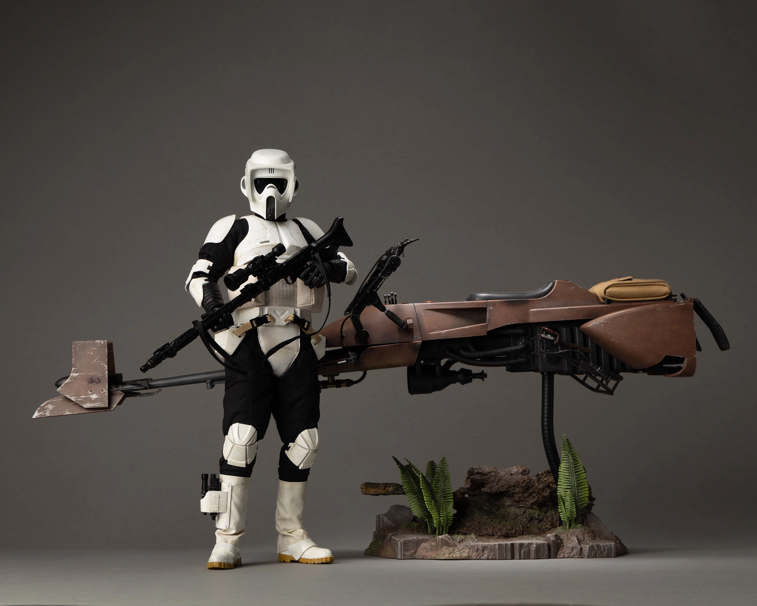 Hot toys MMS612 Star Wars Return of the Jedi Scout Trooper and Speeder Bike African Art
