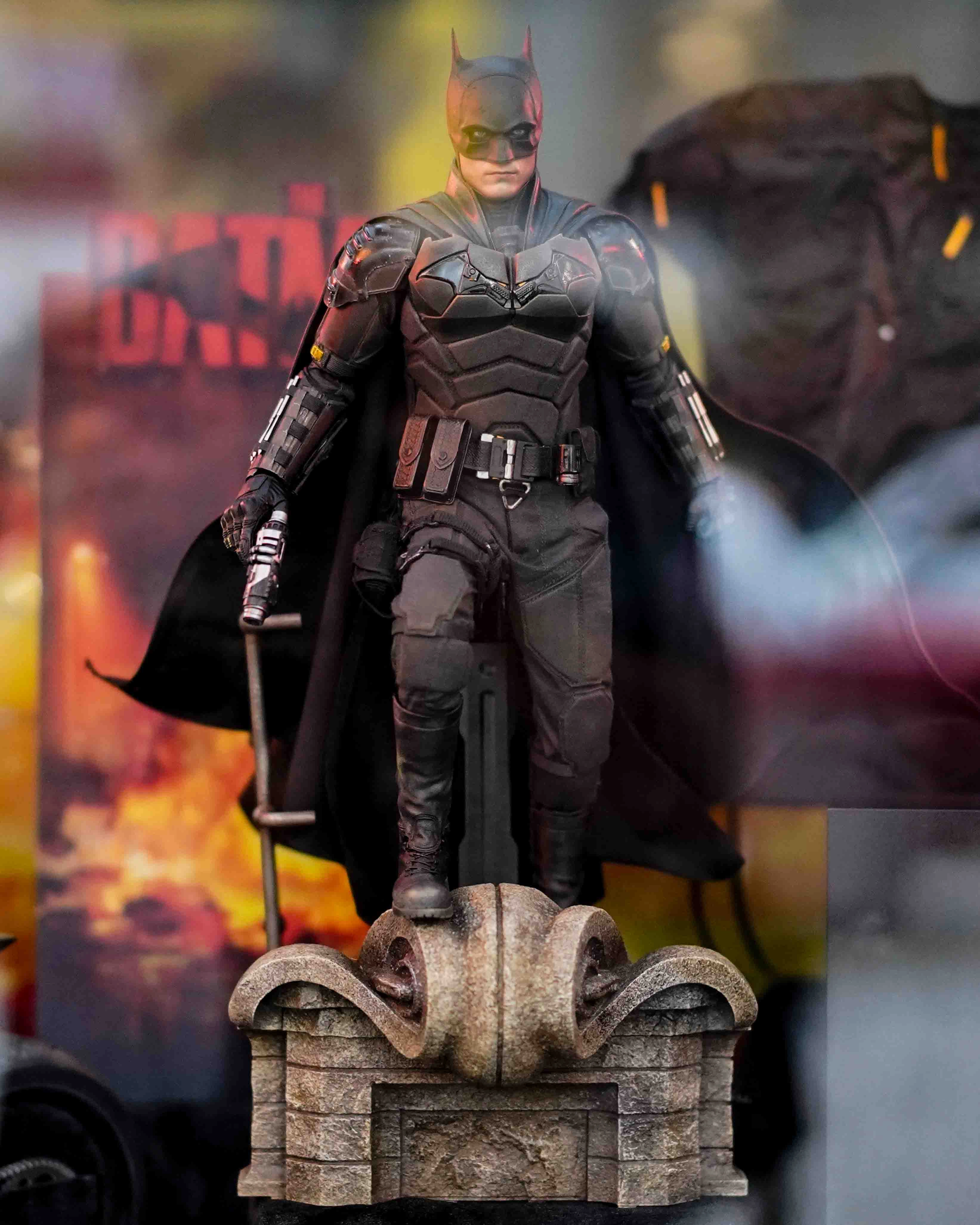 Metallic Finish Movie Display Hot Toys MMS639 DC The Batman (Deluxe Edition) 1/6 Scale Collectible Figure