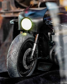 Hot Toys MMS642 DC The Batman Batcycle 1/6 Scale Vehicle Modern Technique Children's Toy