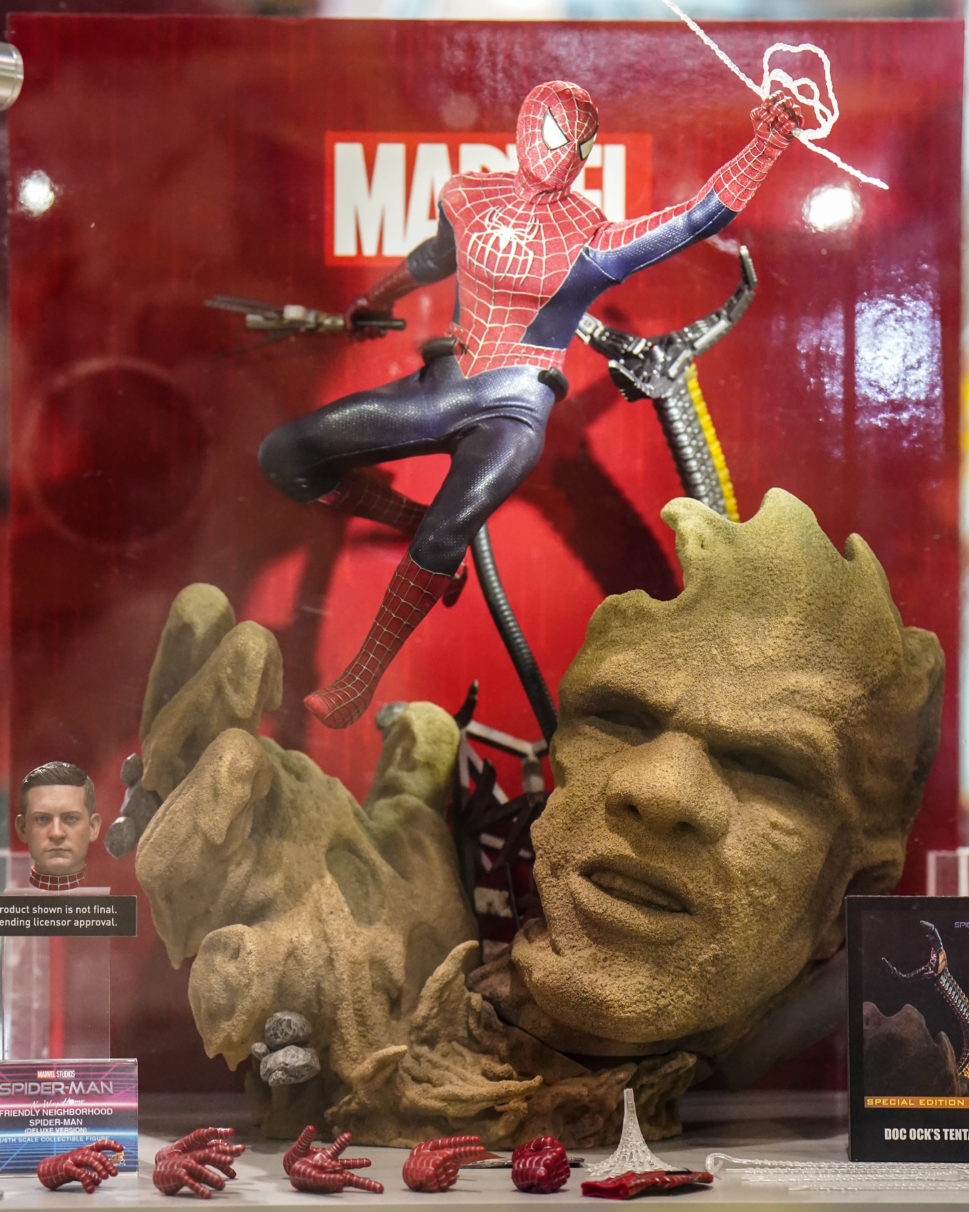 Variant Cover promotional item Hot Toys MMS662 Spiderman No Way Home Friendly Neighborhood Spiderman Collectible Figure Deluxe Version Standard Edition