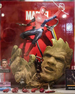 Variant Cover promotional item Hot Toys MMS662 Spiderman No Way Home Friendly Neighborhood Spiderman Collectible Figure Deluxe Version Standard Edition