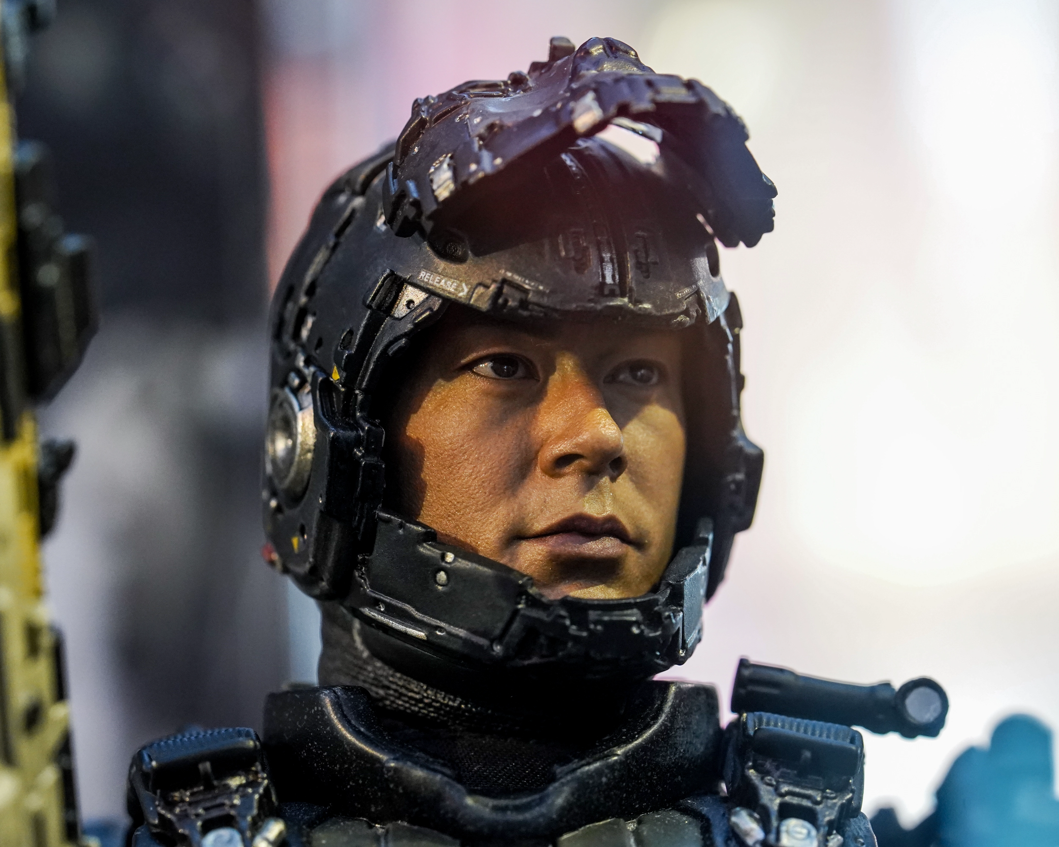 Twitch Channel Hot toys MMS667 Warriors of the Future Tyler 1/6 Scale Collectible Figure