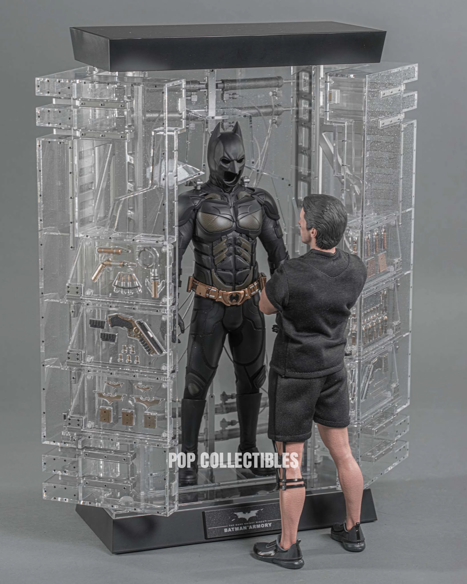 Event Souvenir Military Vehicle Hot Toys MMS702 The Dark Knight Rises: Batman Armory with Bruce Wayne 1/6 Scale Collectible Set