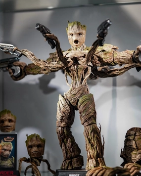 Personalized Card Hot Toys MMS707 Guardians of the Galaxy Volume 3 Groot 1/6 Scale Collectible Figure Deluxe Version