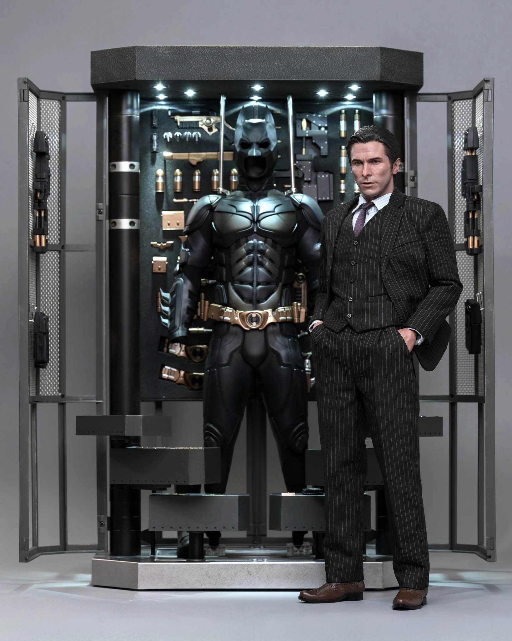 Astronaut Figure Hot Toys MMS750 Batman The Dark Knight 1/6th scale Batman Armory with Bruce Wayne (2.0) Collectible Set