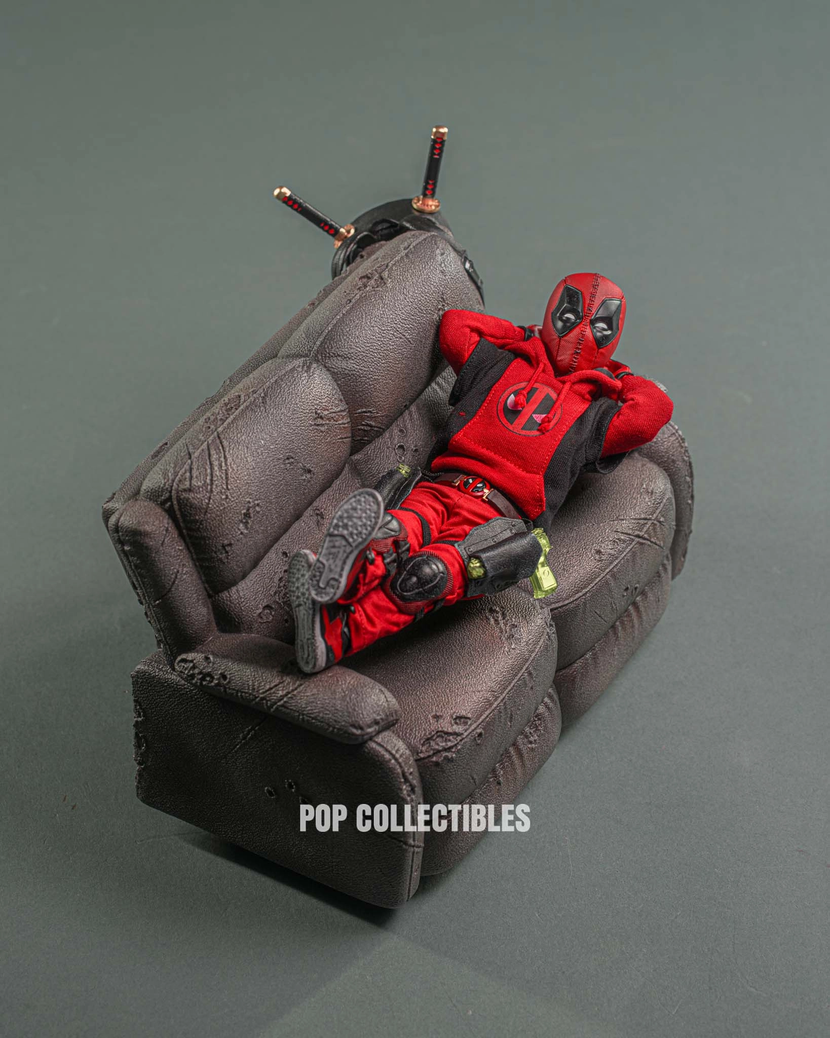 Balcony Decoration Anime Item Hot Toys MMS763 Deadpool and Wolverine Kidpool 1/6 Scale Collectible Figure