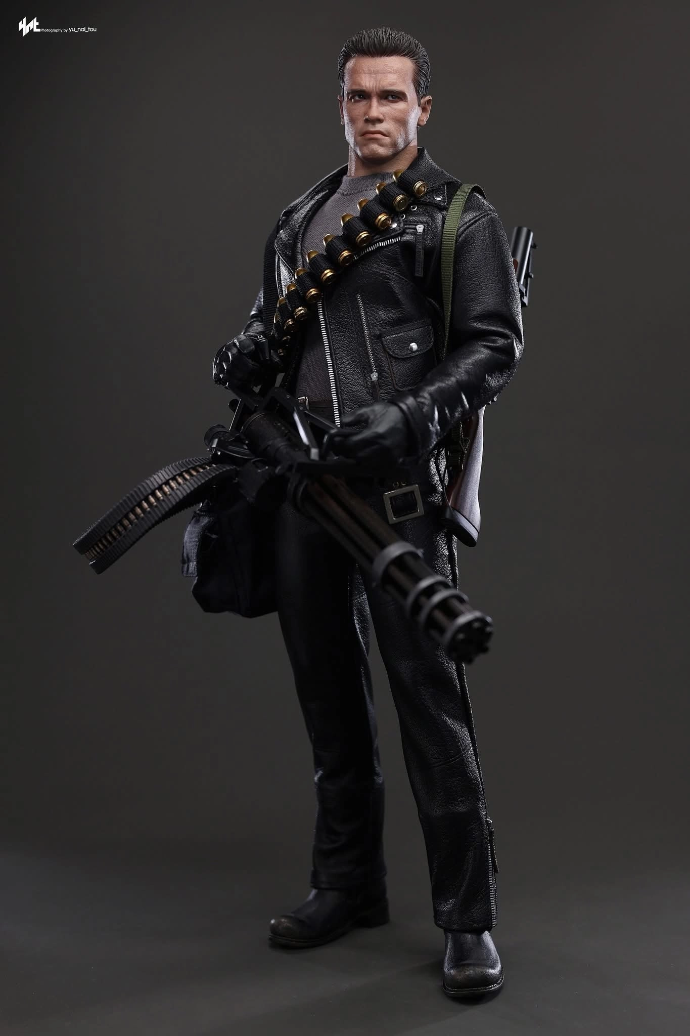 Limited Product Premium Goods Hot Toys MMS795 Terminator 2: Judgment Day 1/6th Scale T-800 (2.0) Collectible Figure