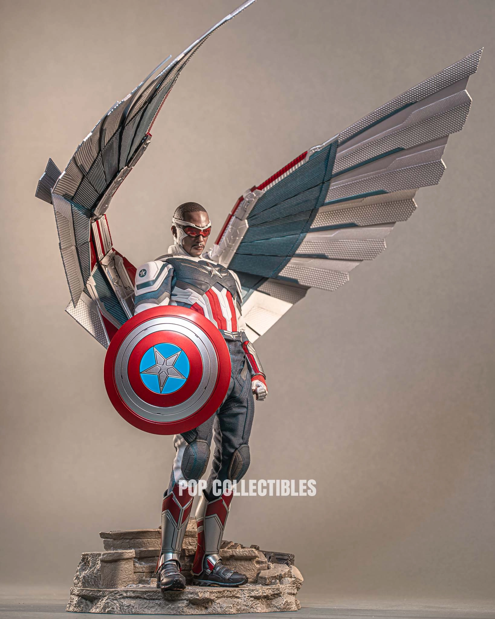 Gothic style Hot Toys TMS040 Marvel The Falcon and the Winter Soldier Captain America 1/6 Scale Collectible Figure