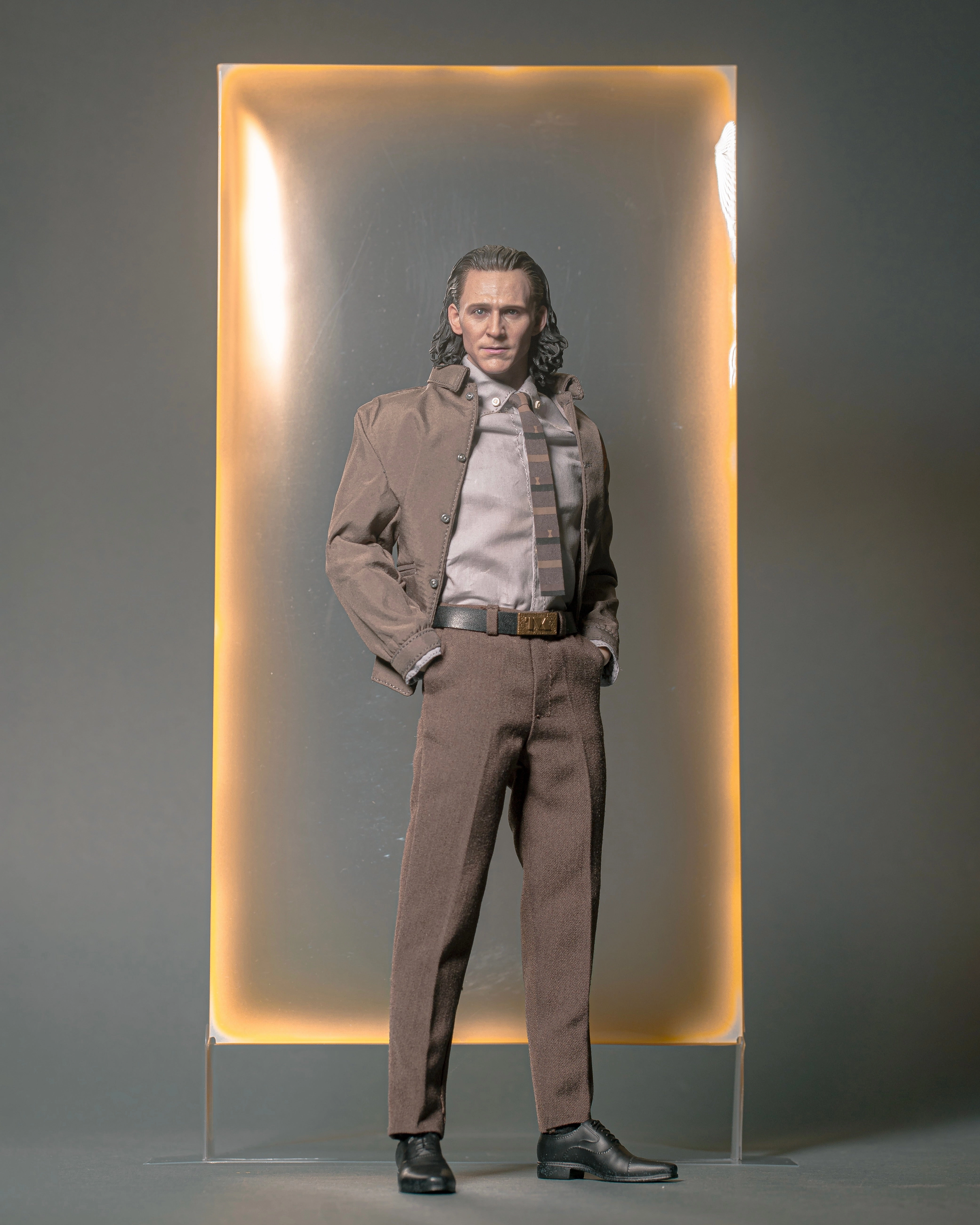 Veteran Designer Hot Toys TMS061 LOKI Loki 1/6 Scale Collectibles Figure