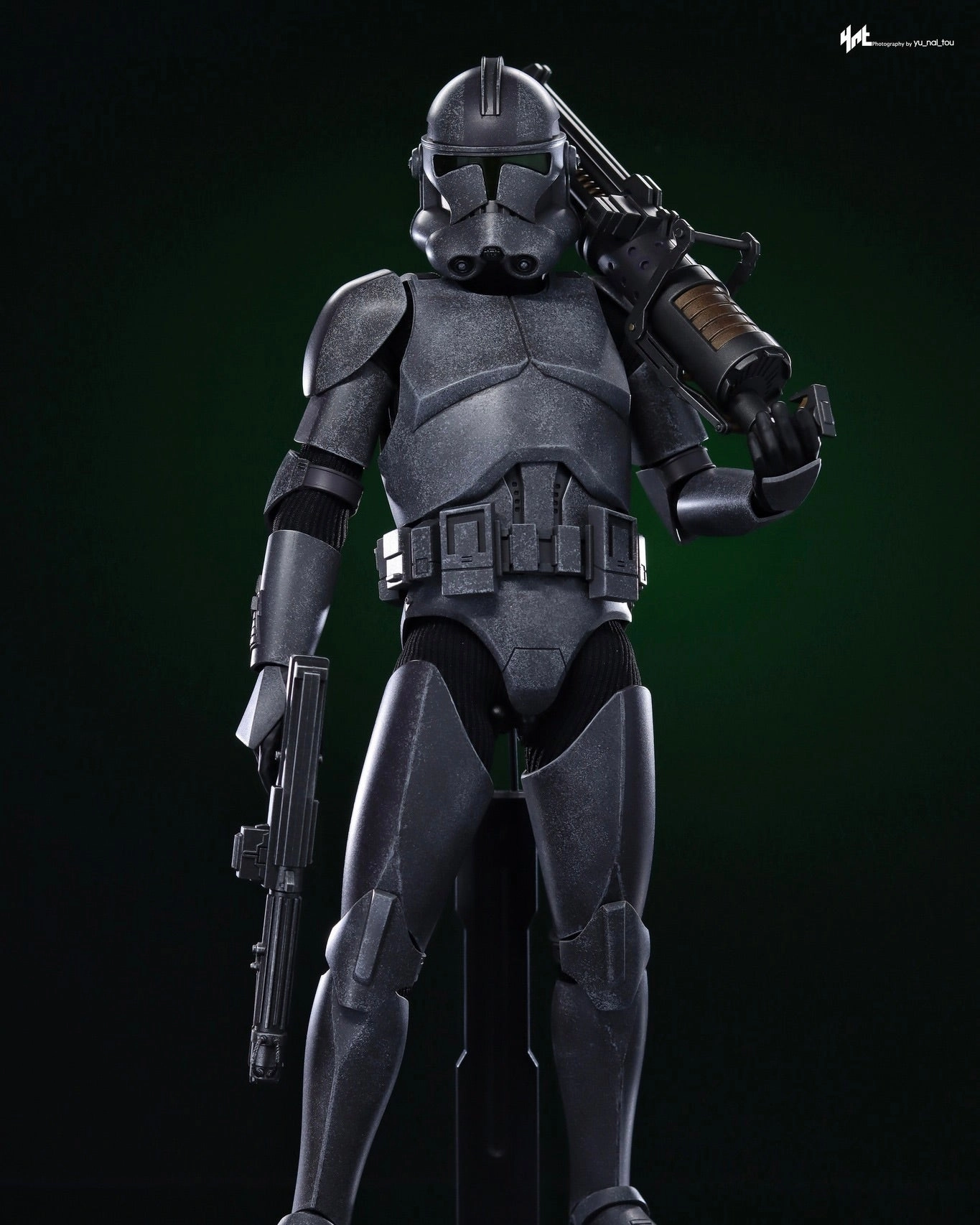 Hot Toys TMS150 Star Wars: The Bad Batch 1/6th scale Elite Squad Trooper Collectible Figure [Hot Toys Exclusive Virtual Collectible