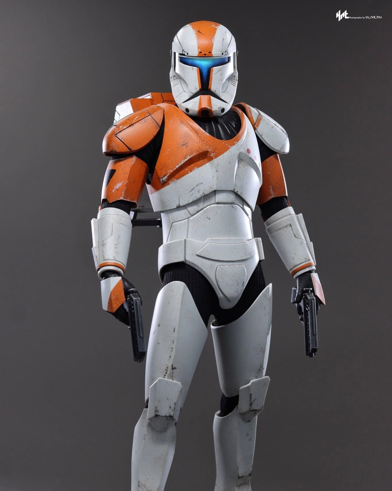 Hot Toys TMS151 Star Wars: The Clone Wars 1/6th scale Clone Commando Boss Collectible Figure [Hot Toys Exclusive] Vinyl Showcase