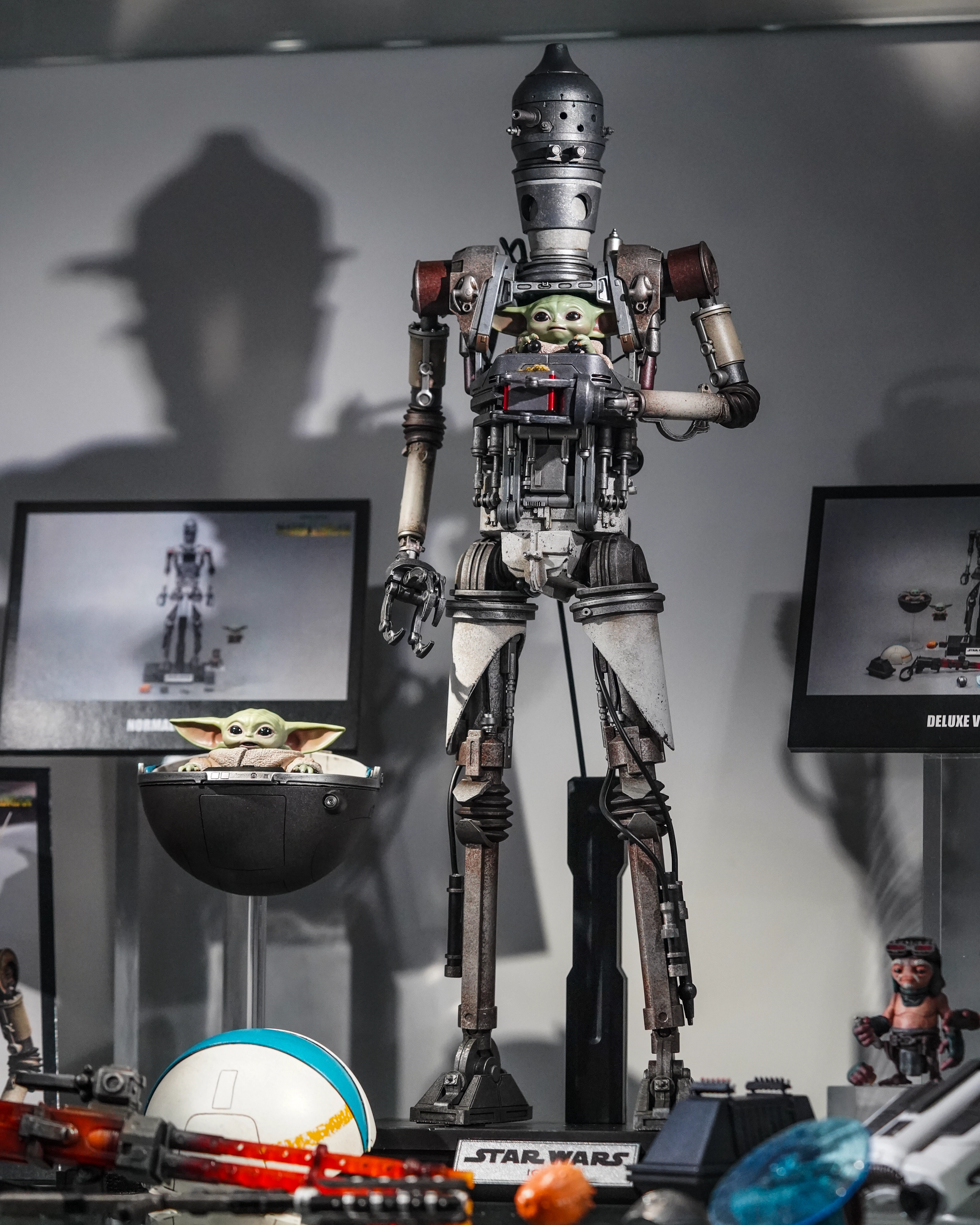 Hot Toys TMS105 Star Wars The Mandalorian ?C IG12 With Accessories 1/6 Scale Collectible Set Limited Piece Spring Gift