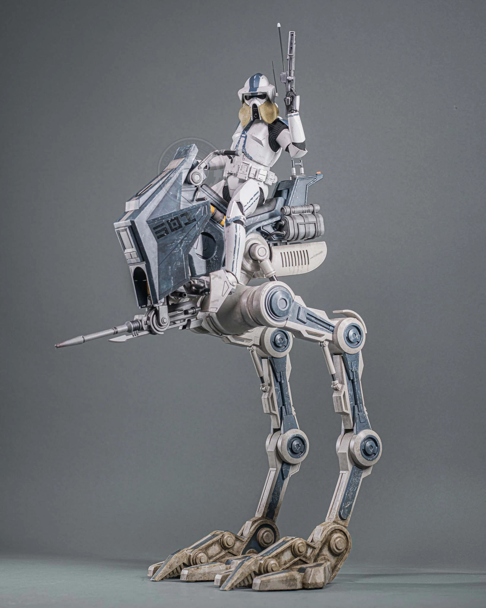 Patio Decor Hot Toys TMS091 Star Wars The Clone Wars 1/6th scale ARF Trooper and 501st Legion AT-RT Collectible Set