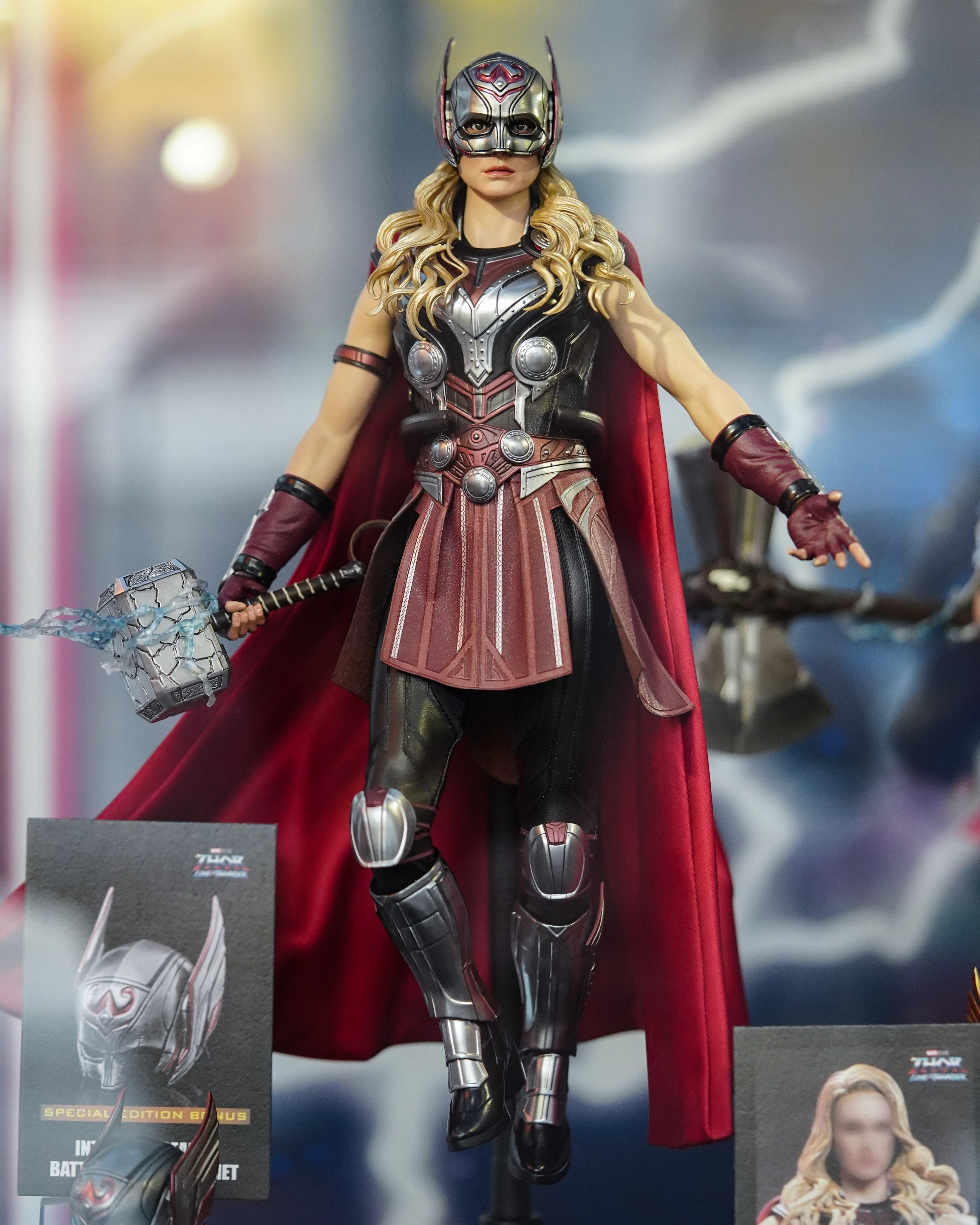 PVC Creation Wildlife Model Hot Toys MMS663B Thor Love and Thunder Mighty Thor Special Edition 1/6 Scale Collectible Figure