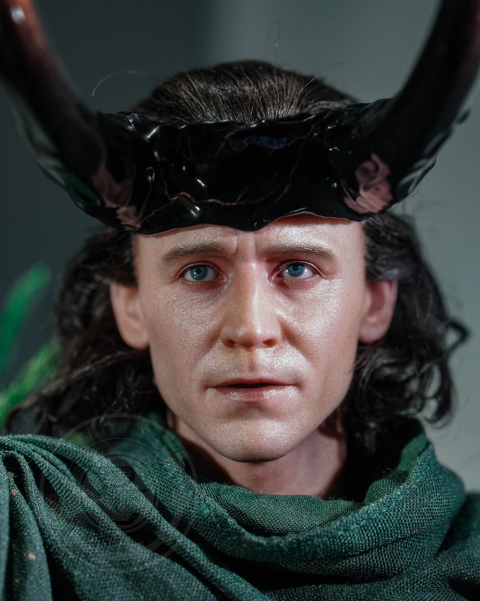 Preorder! Hot Toys DX41AE Loki God Loki 1/6th Scale Collectible Figure (Artisan Edition) Limited Edition Vehicle Replica