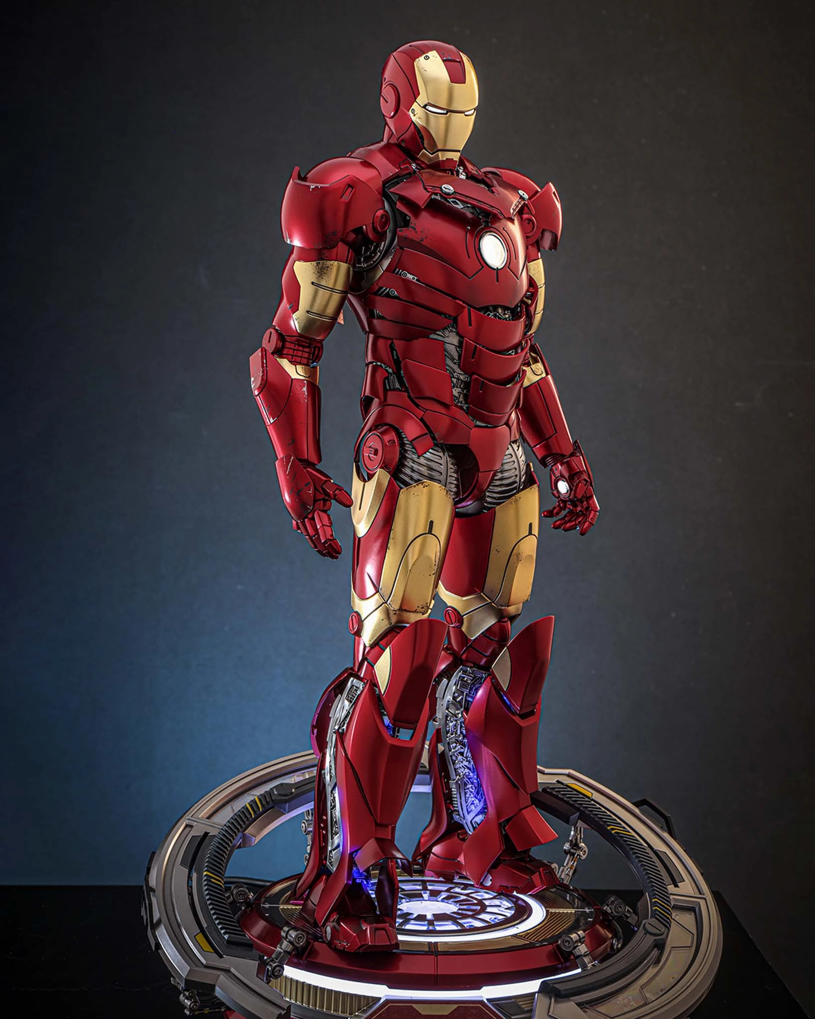 Preorder! Hot Toys MMS825D72B Iron Man 1/6th scale Iron Man Mark III (Armor Suit Up Version) Collectible Figure Special Edition Anime Model