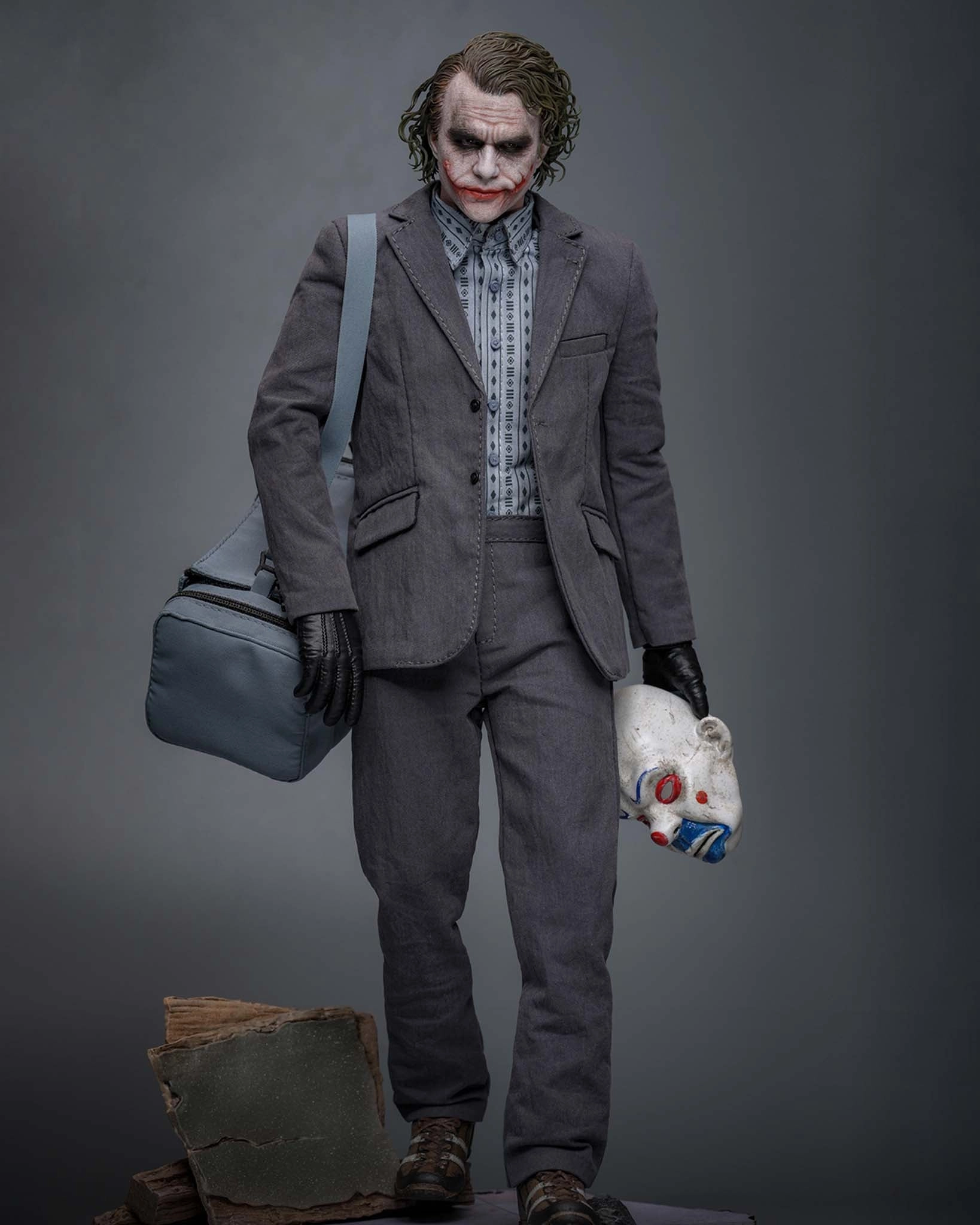 Preorder! Hot Toys DX50B The Dark Knight Trilogy 1/6th scale The Joker (Bank Robber Version) Collectible Figure Bird Model Iconic Character