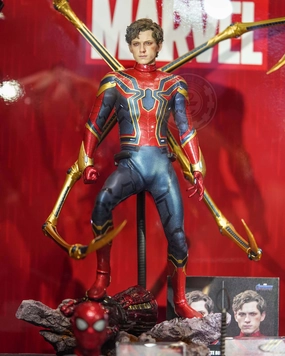Small Sculpture Preorder! Hot Toys MMS762AE Marvel Avengers Endgame Iron Spider (Artisan Edition) (Special Edition) 1/6 Scale Collectible Figure