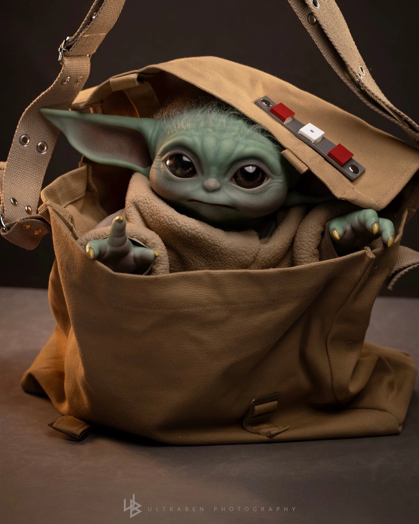 Fantasy Elf Kaiju Statue Hot Toys LMS015 Star Wars: The Mandalorian Grogu Life-Size Collectible Figure